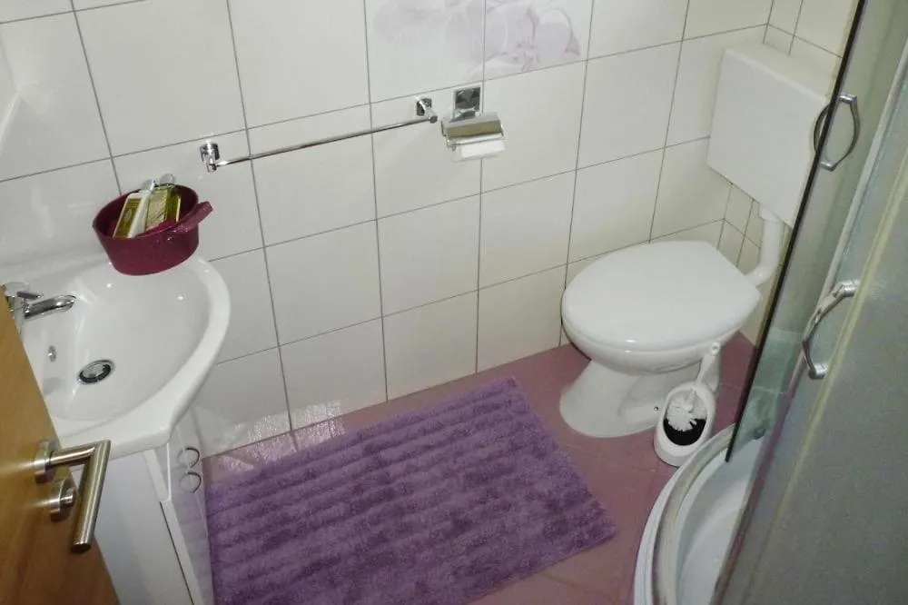 Apartment Pink In Starigrad Paklenica Only 200 M From The Sea