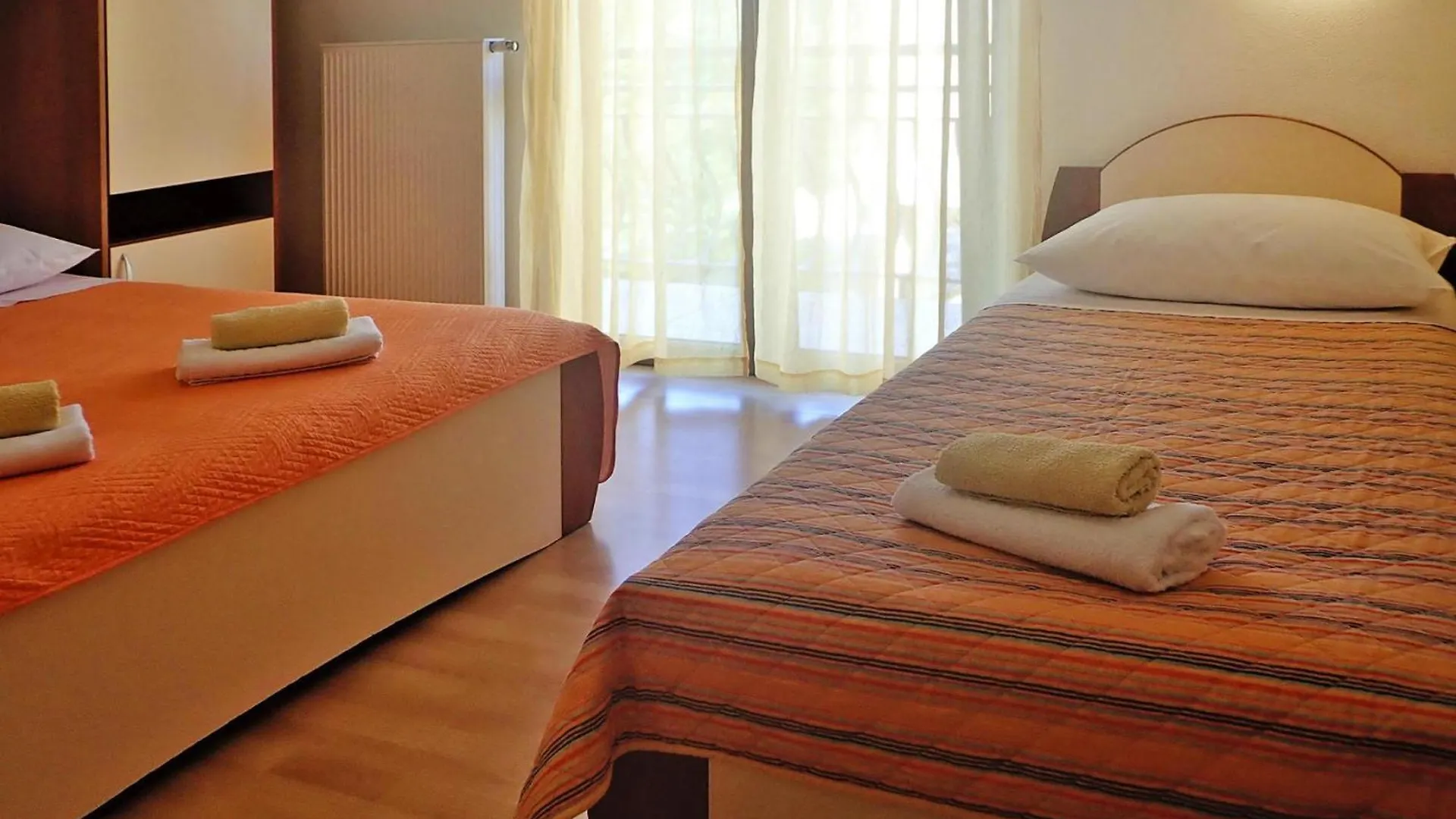 Apartment Pink In Starigrad Paklenica Only 200 M From The Sea Croatia
